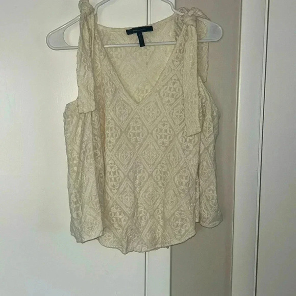 Bcbgmaxazria cold shoulder top - Picture 1 of 5